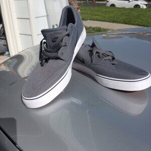 Nike SB Clutch Skate Shoe